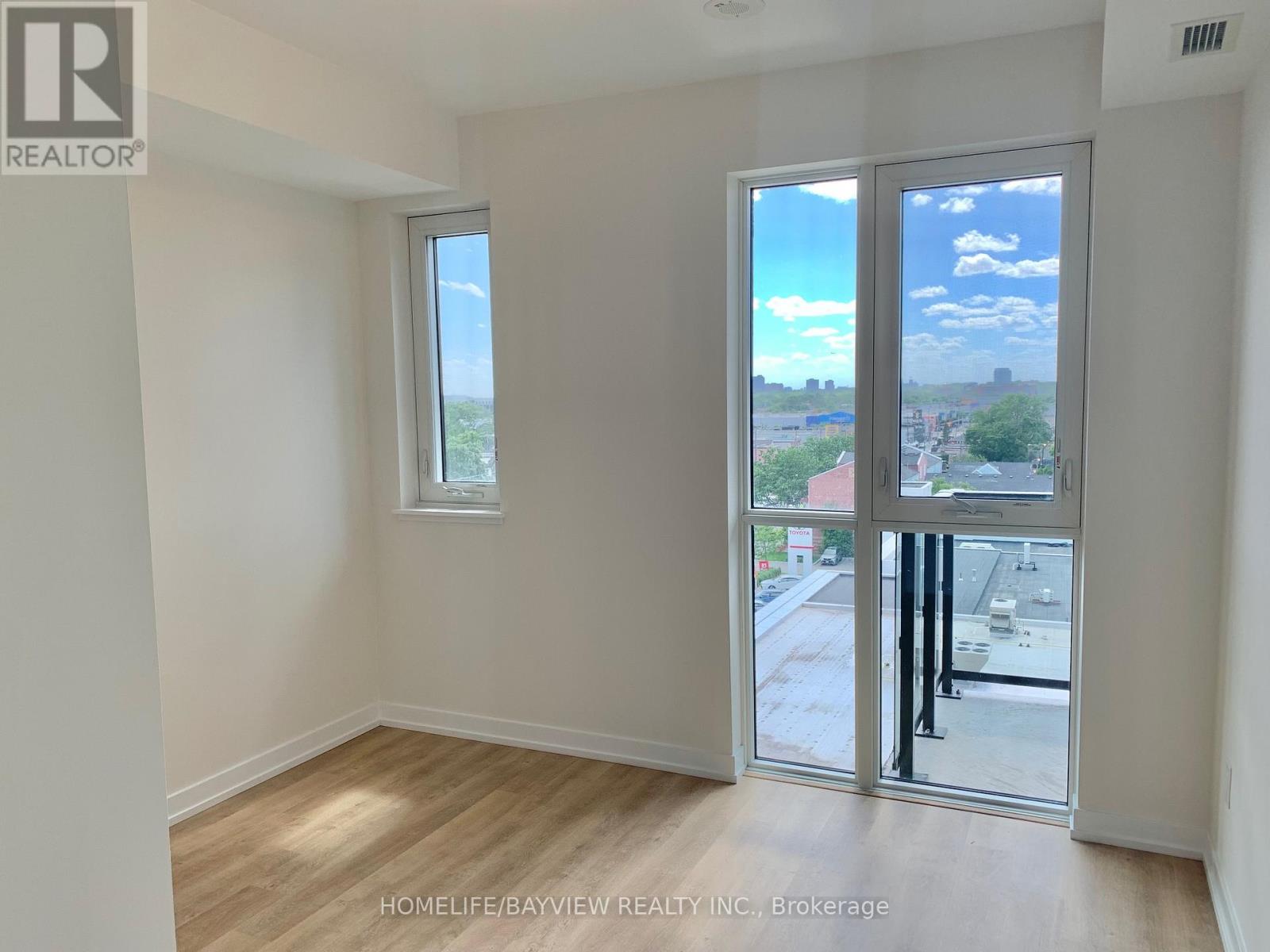 728 - 2300 St. Clair Avenue W, Toronto, Ontario  M6N 0B3 - Photo 9 - W12510864