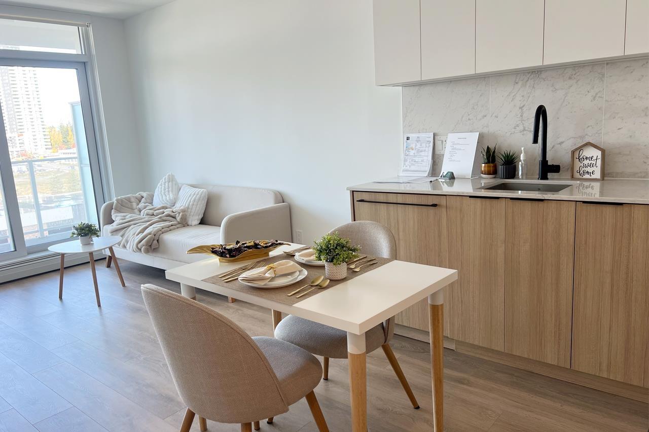 912 13685 102 AVENUE, surrey, British Columbia