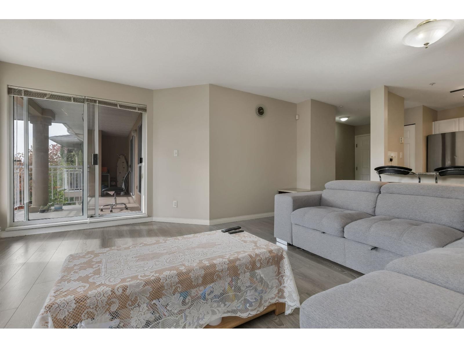 401 13733 74 Avenue, Surrey, British Columbia V3W 1B8 - Photo 3 - R3060098