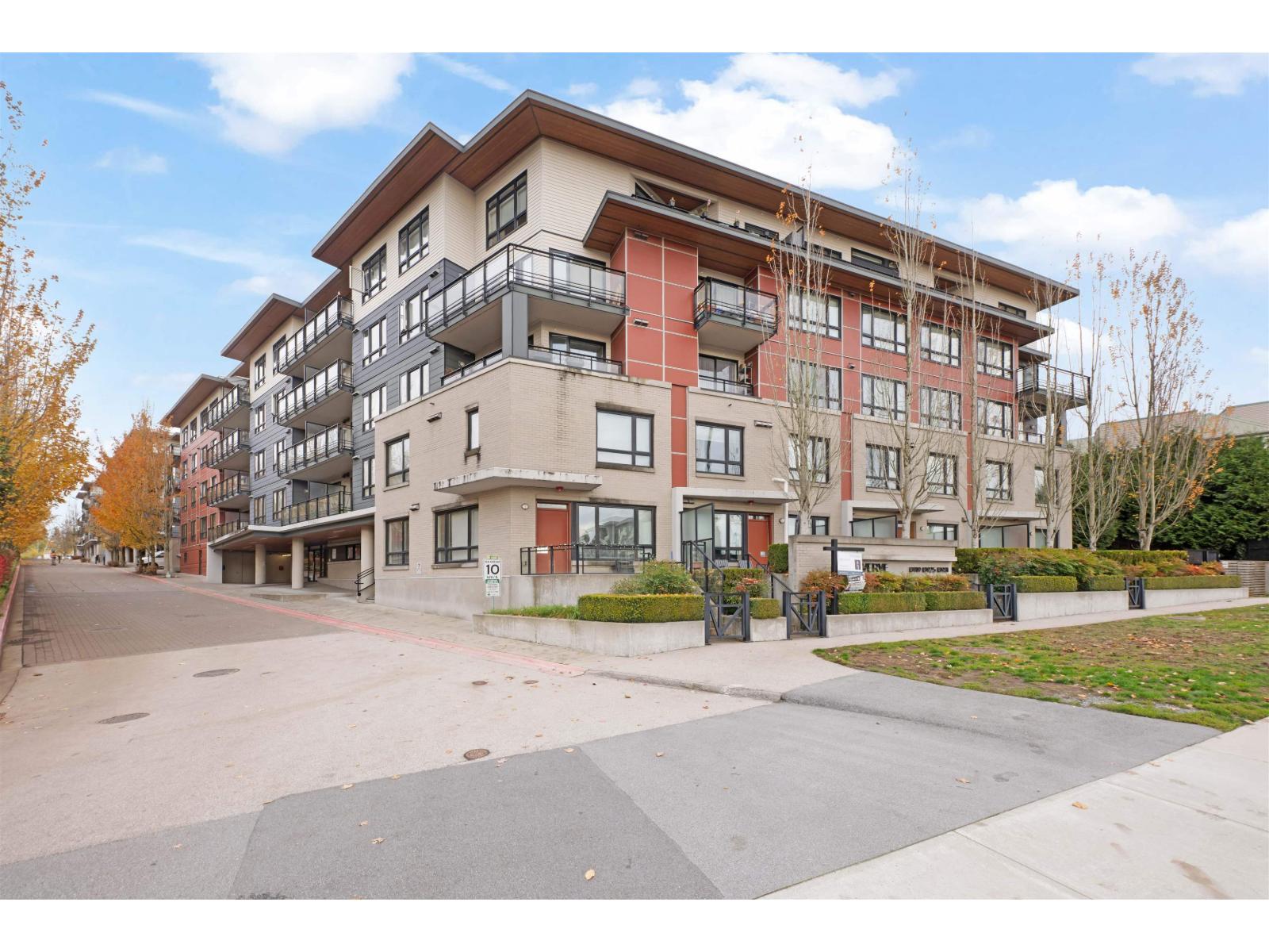 207 13925 FRASER HIGHWAY, surrey, British Columbia