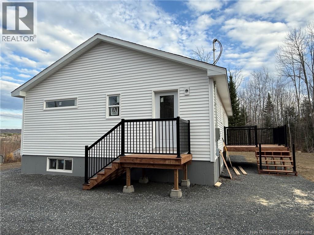 11 Clearview Court, Nackawic, New Brunswick  E6G 0B6 - Photo 4 - NB119820