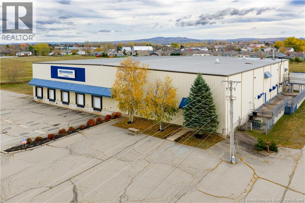 195 Stewart Avenue, Sussex, New Brunswick  E4E 2G1 - Photo 2 - NB129352