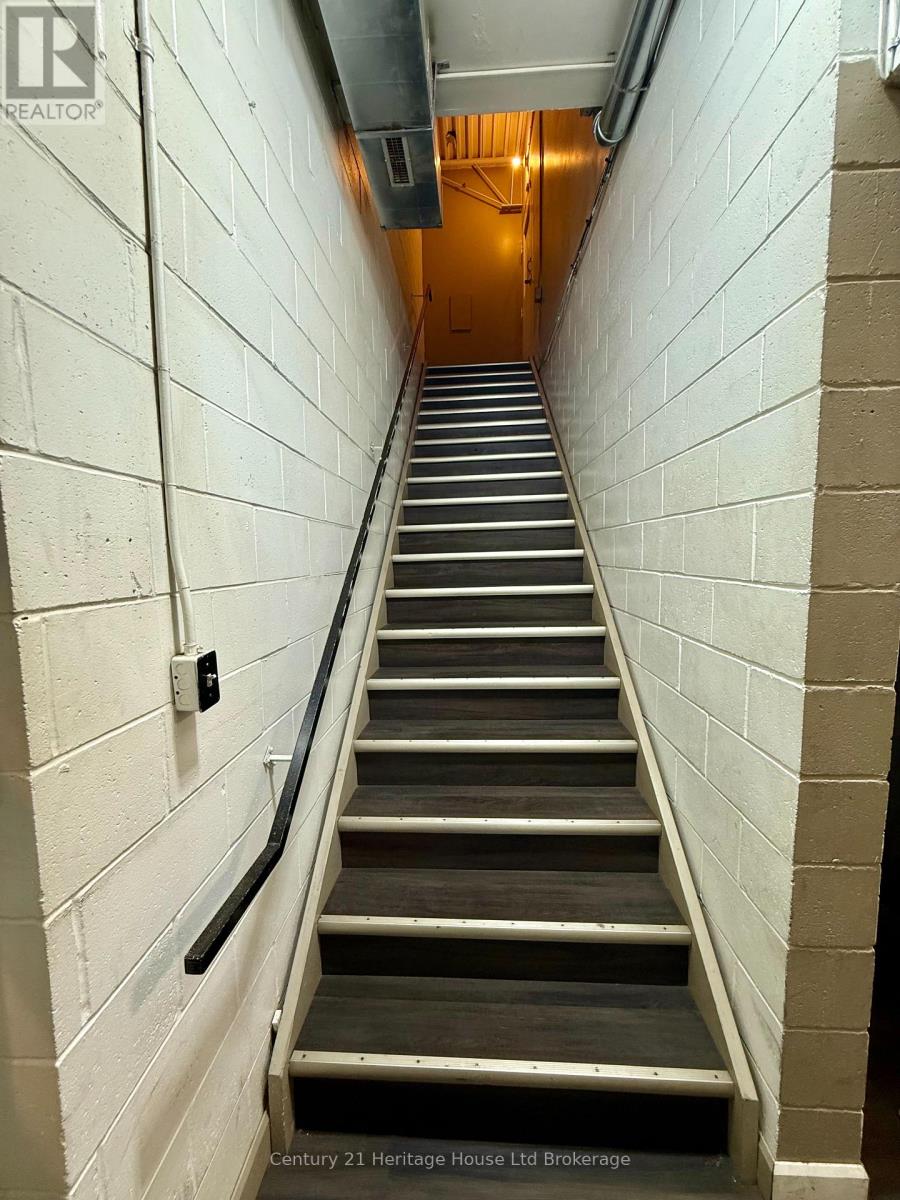 1 - 1033 Pattulo Avenue, Woodstock, Ontario N4V 1C8 - Photo 10 - X12466659