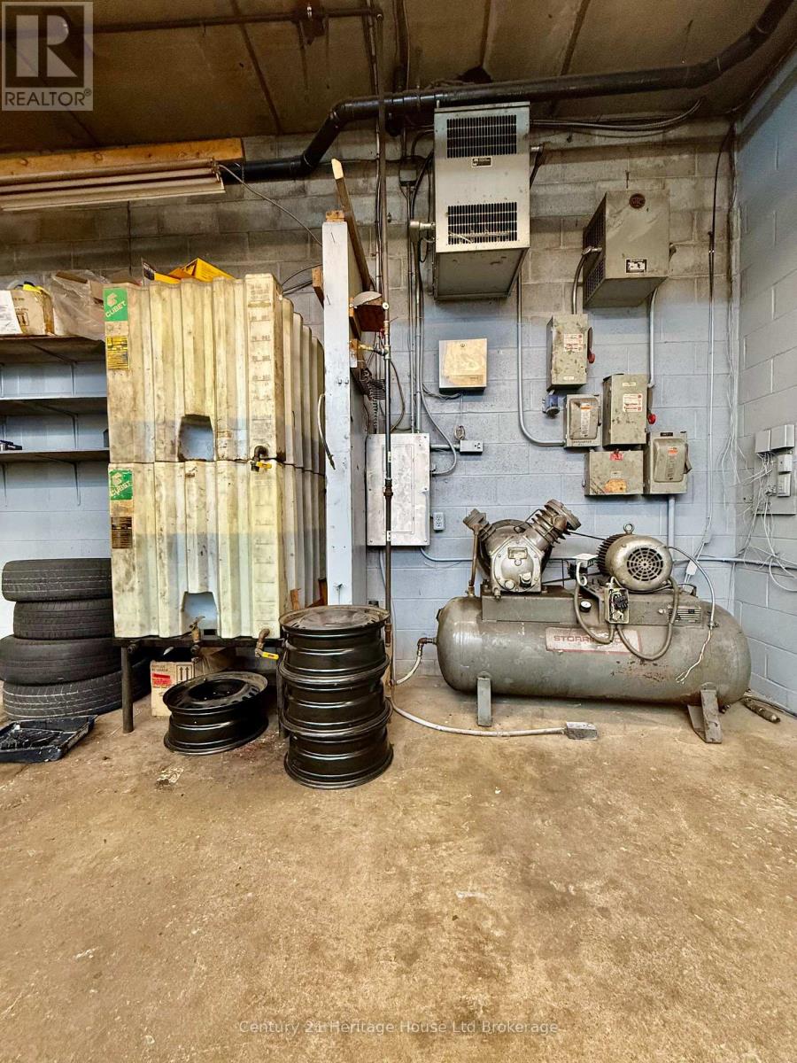 1 - 1033 Pattulo Avenue, Woodstock, Ontario N4V 1C8 - Photo 7 - X12466659