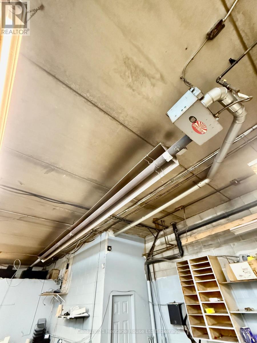 1 - 1033 Pattulo Avenue, Woodstock, Ontario N4V 1C8 - Photo 6 - X12466659