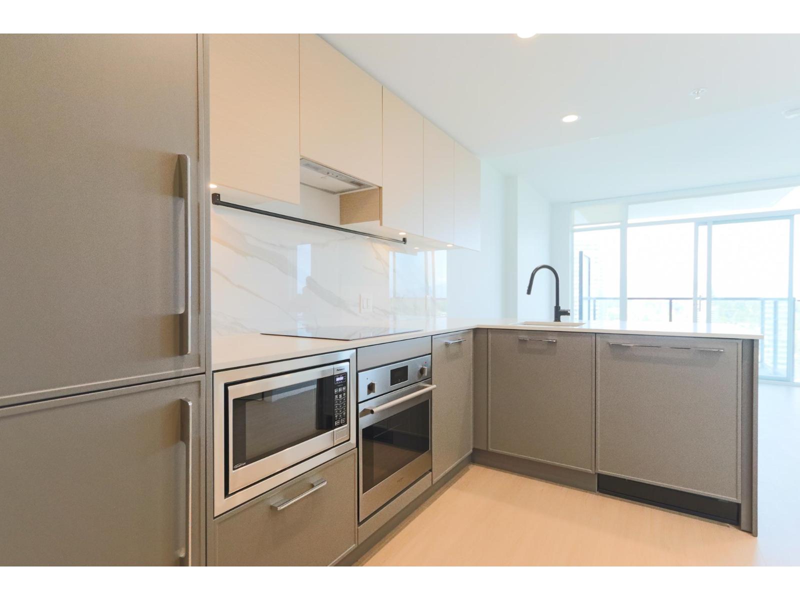 2103 13745 Georgejunction, Surrey, British Columbia  V3T 0V8 - Photo 2 - R3064957