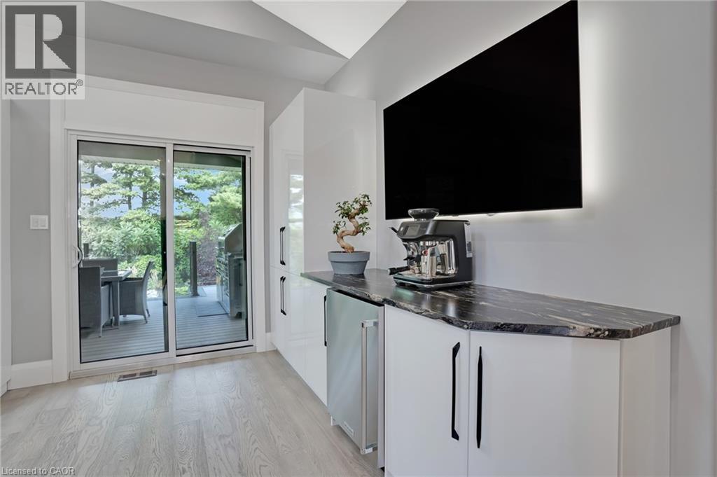 34 Woodcrest Court, Kitchener, Ontario N2P 2K2 - Photo 5 - 40785788