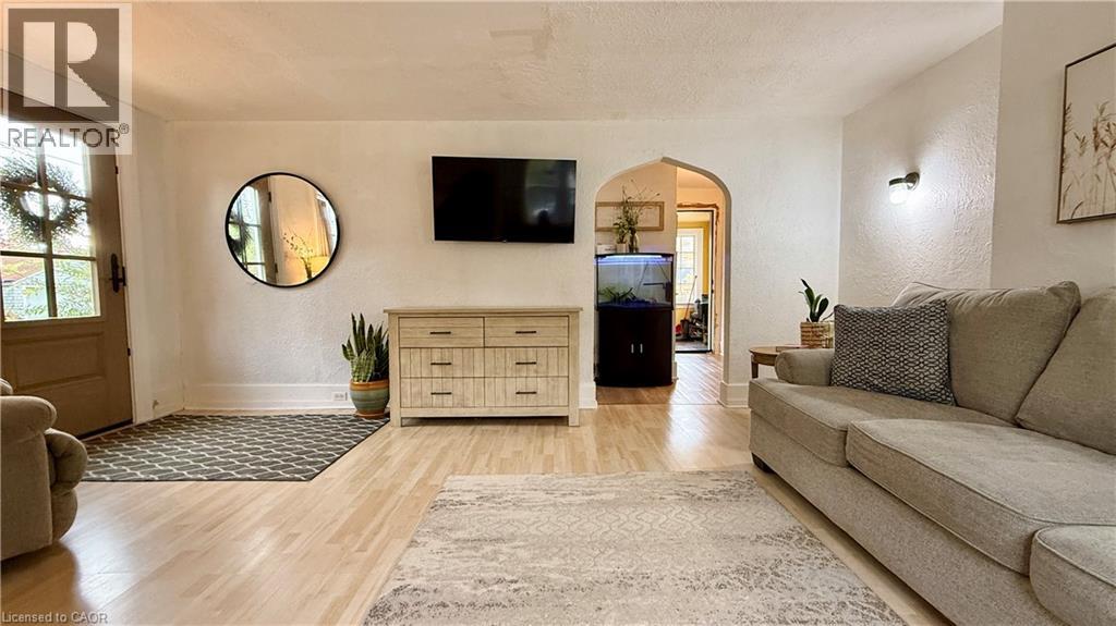 8 Mcnab Street W, Port Dover, Ontario  N0A 1N0 - Photo 8 - 40785741