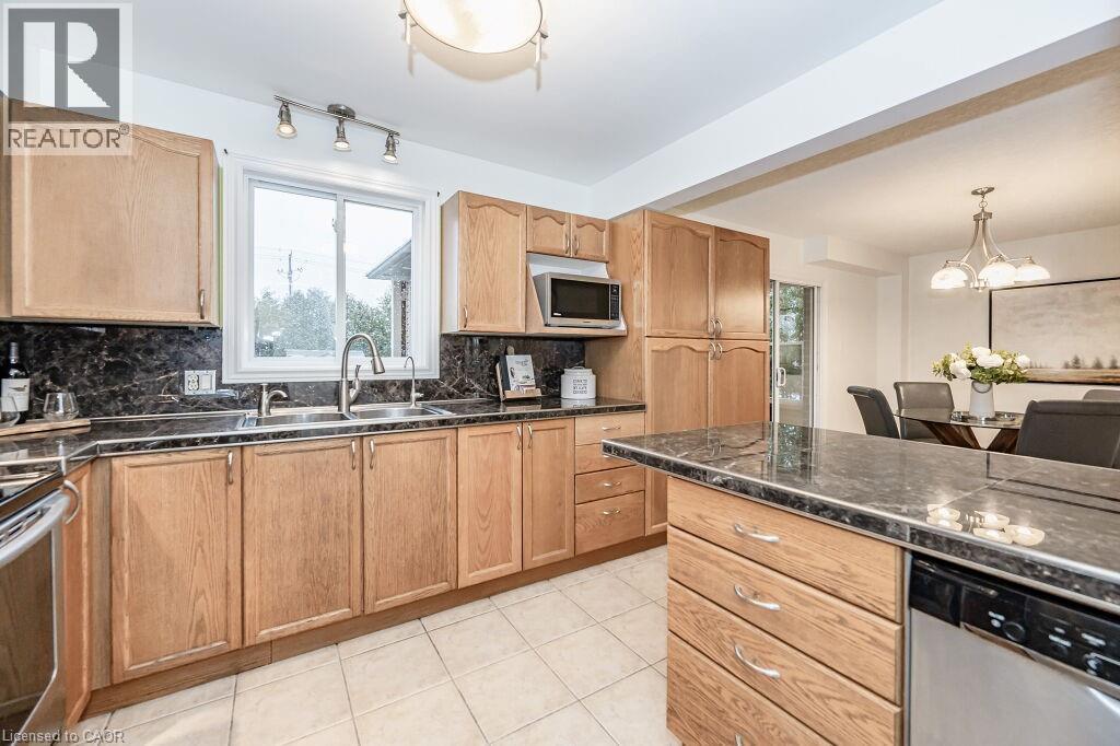 61 Schueller Street, Kitchener, Ontario  N2K 3W2 - Photo 10 - 40785408