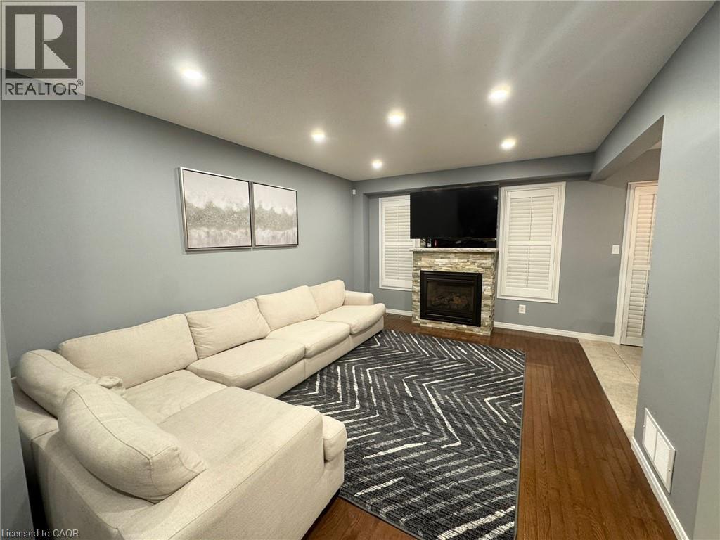 27 Cornerstone Drive, Stoney Creek, Ontario  L8J 0A1 - Photo 2 - 40785397