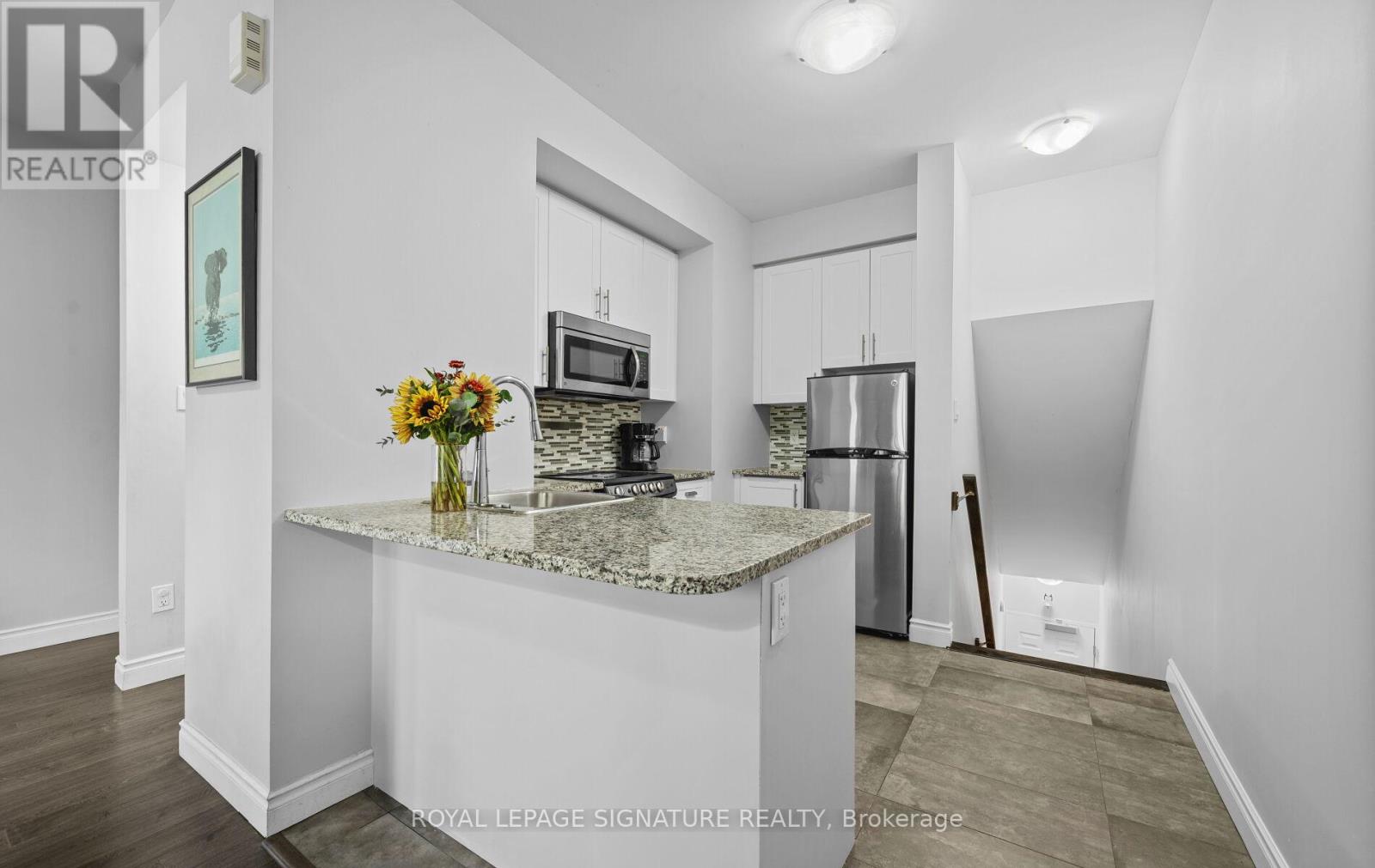 240 - 15 Coneflower Crescent, Toronto, Ontario  M2R 0A5 - Photo 11 - C12477968