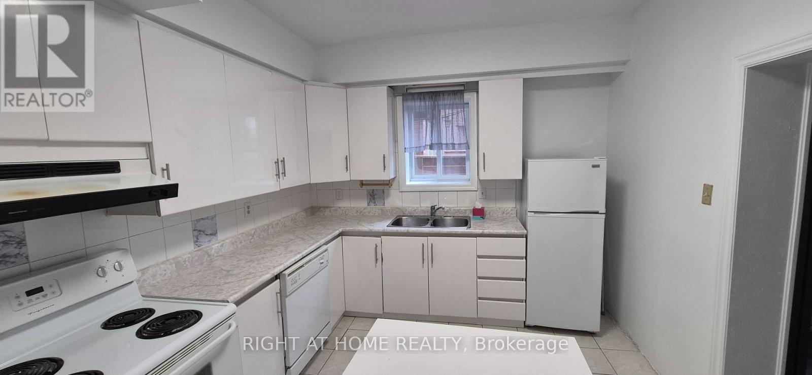 Main Floor - 1644 Dufferin Street W, Toronto, Ontario  M6H 3L8 - Photo 4 - W12434369