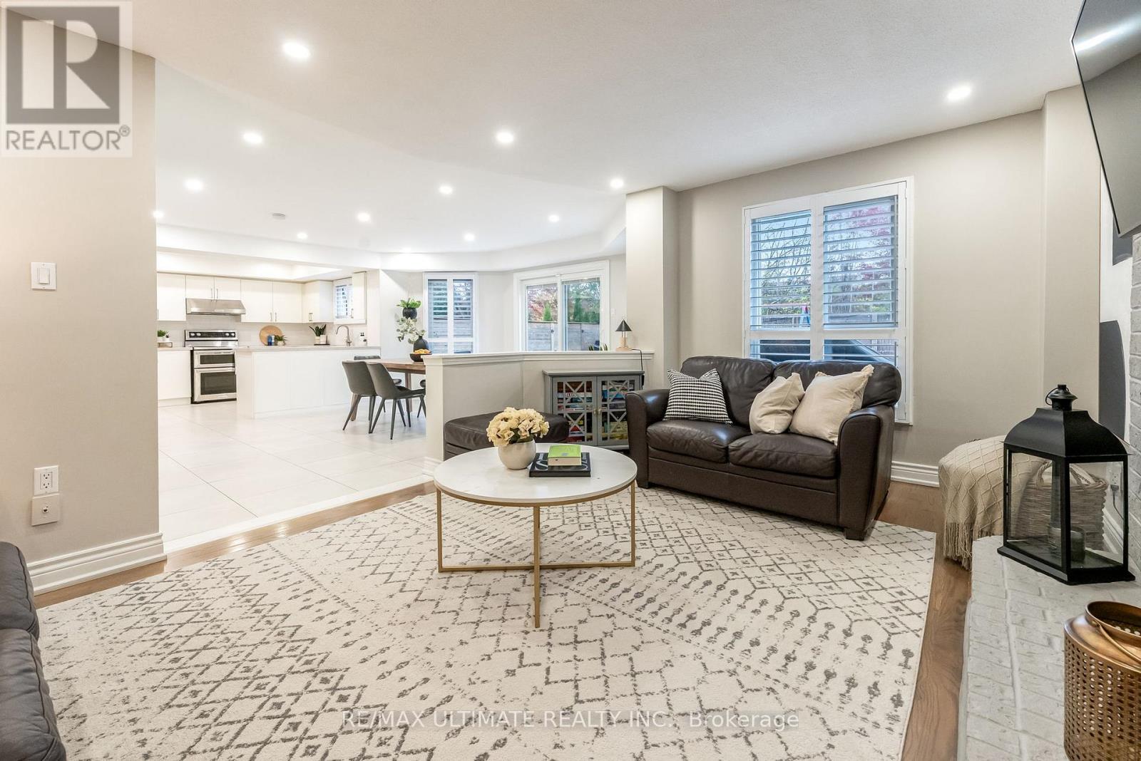 1689 Copseholm Trail, Mississauga, Ontario  L4W 2C1 - Photo 19 - W12479661