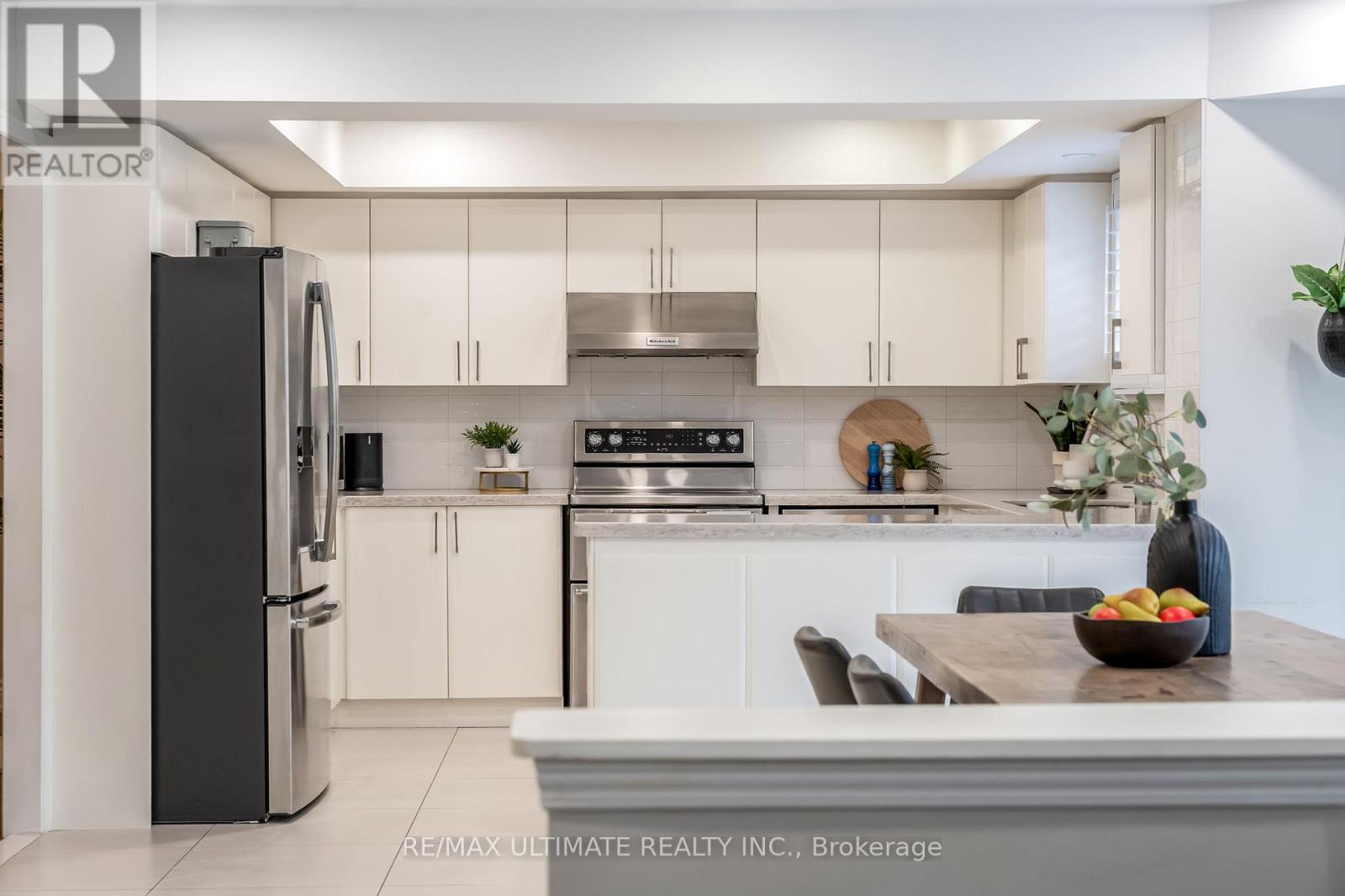 1689 Copseholm Trail, Mississauga, Ontario  L4W 2C1 - Photo 11 - W12479661