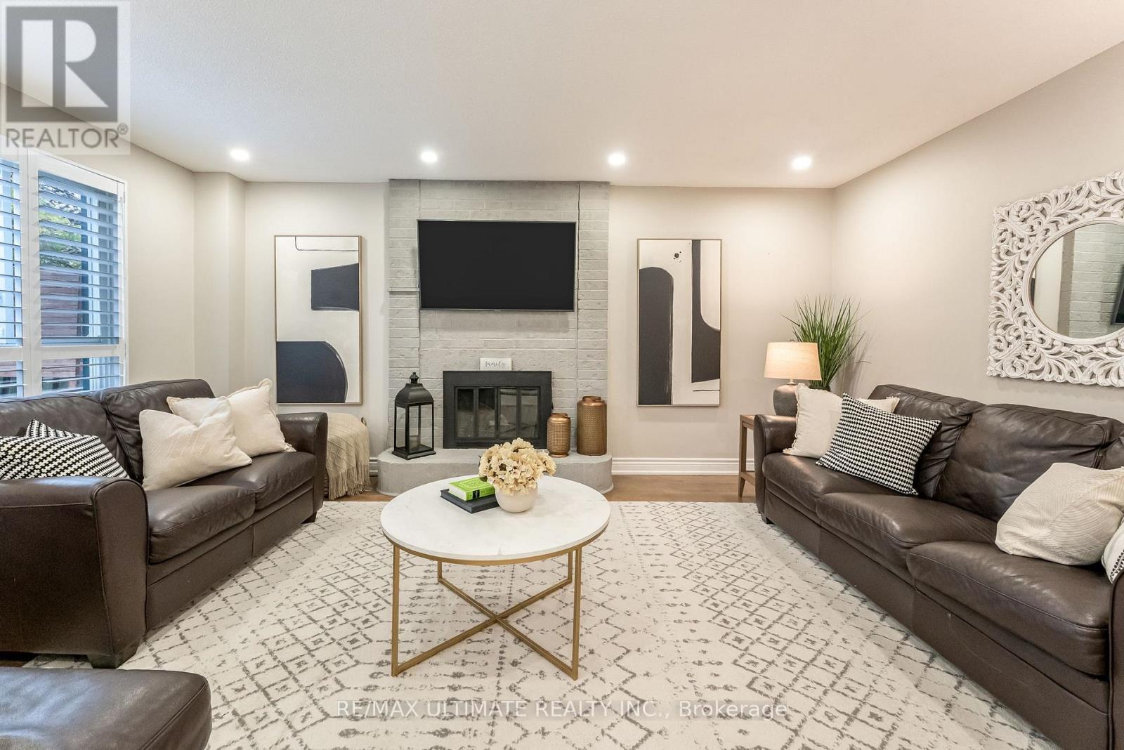 1689 Copseholm Trail, Mississauga, Ontario  L4W 2C1 - Photo 18 - W12479661