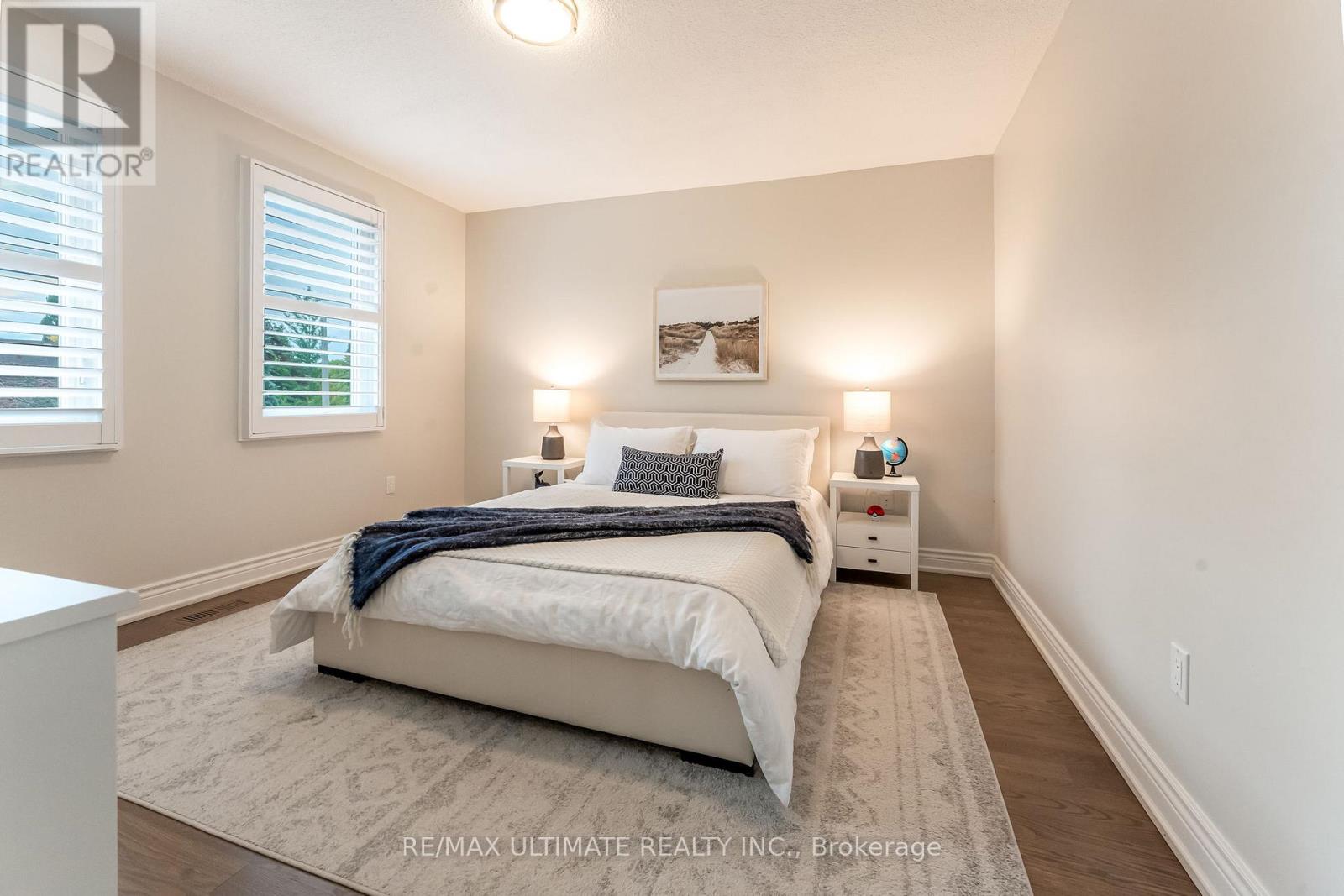 1689 Copseholm Trail, Mississauga, Ontario  L4W 2C1 - Photo 33 - W12479661