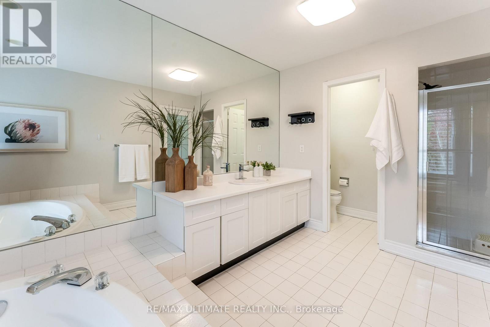 1689 Copseholm Trail, Mississauga, Ontario  L4W 2C1 - Photo 28 - W12479661