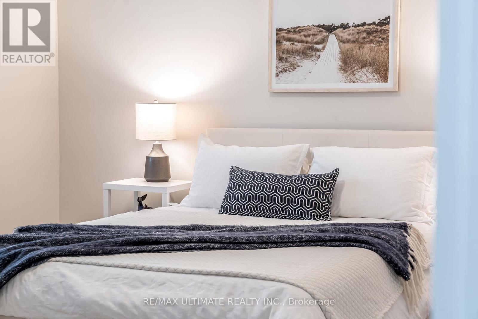 1689 Copseholm Trail, Mississauga, Ontario  L4W 2C1 - Photo 34 - W12479661