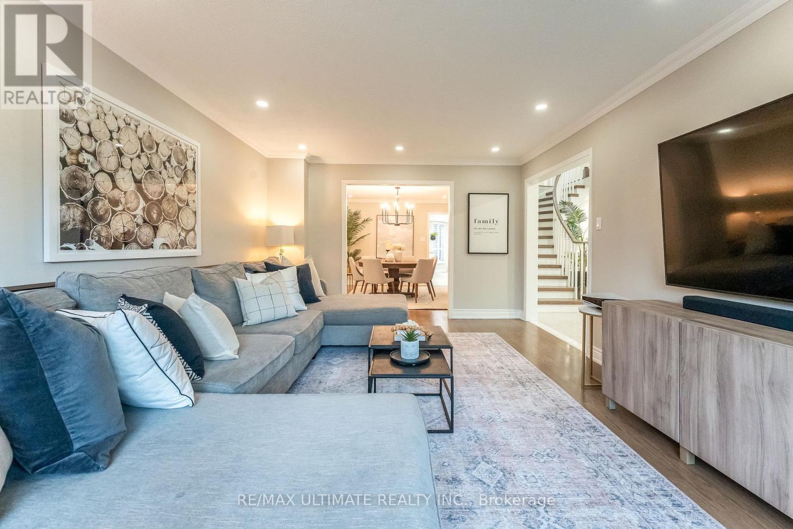 1689 Copseholm Trail, Mississauga, Ontario  L4W 2C1 - Photo 8 - W12479661