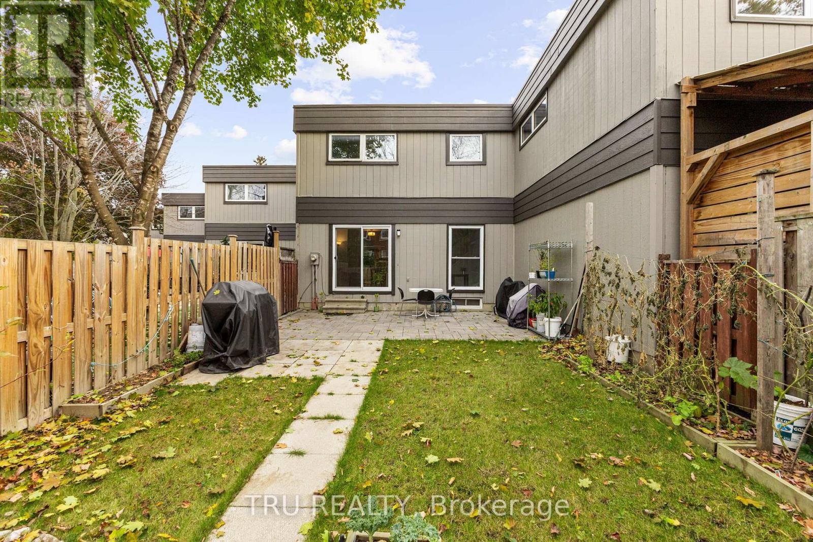 37 - 24 Compata Way, Ottawa, Ontario  K1B 4W9 - Photo 36 - X12510974