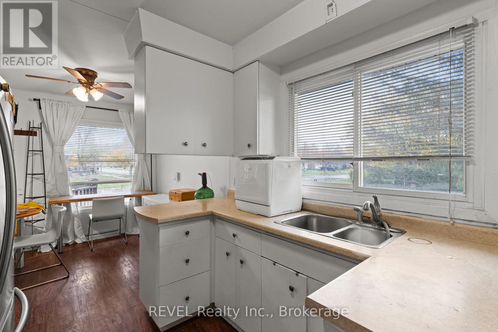 203 Kilgour Avenue, Welland, Ontario L3C 2R1 - Photo 8 - X12510910