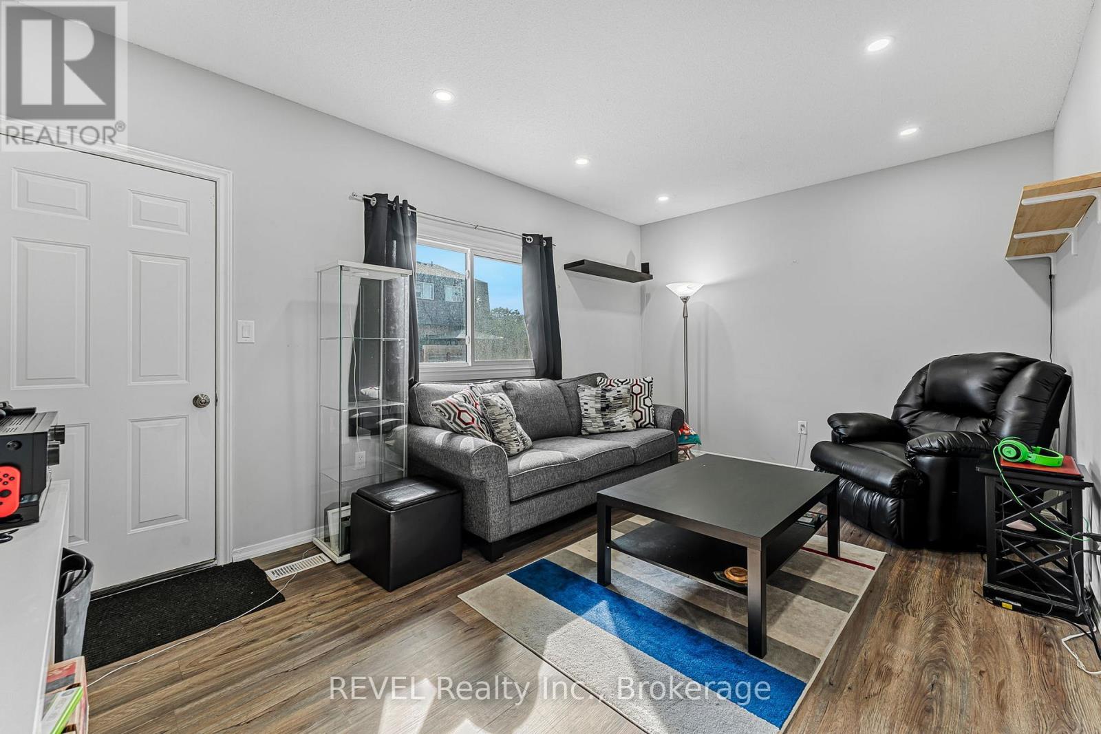 254 - 195 Denistoun Street, Welland, Ontario  L3C 6J6 - Photo 11 - X12510912