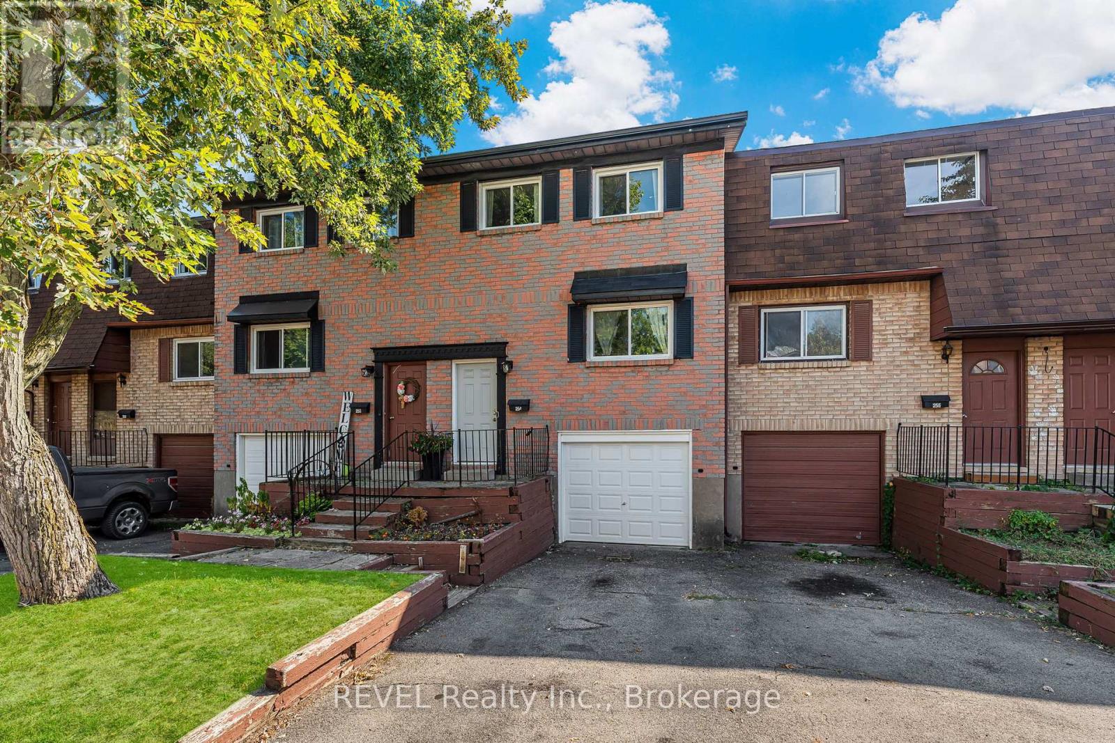 254 - 195 Denistoun Street, Welland, Ontario  L3C 6J6 - Photo 2 - X12510912