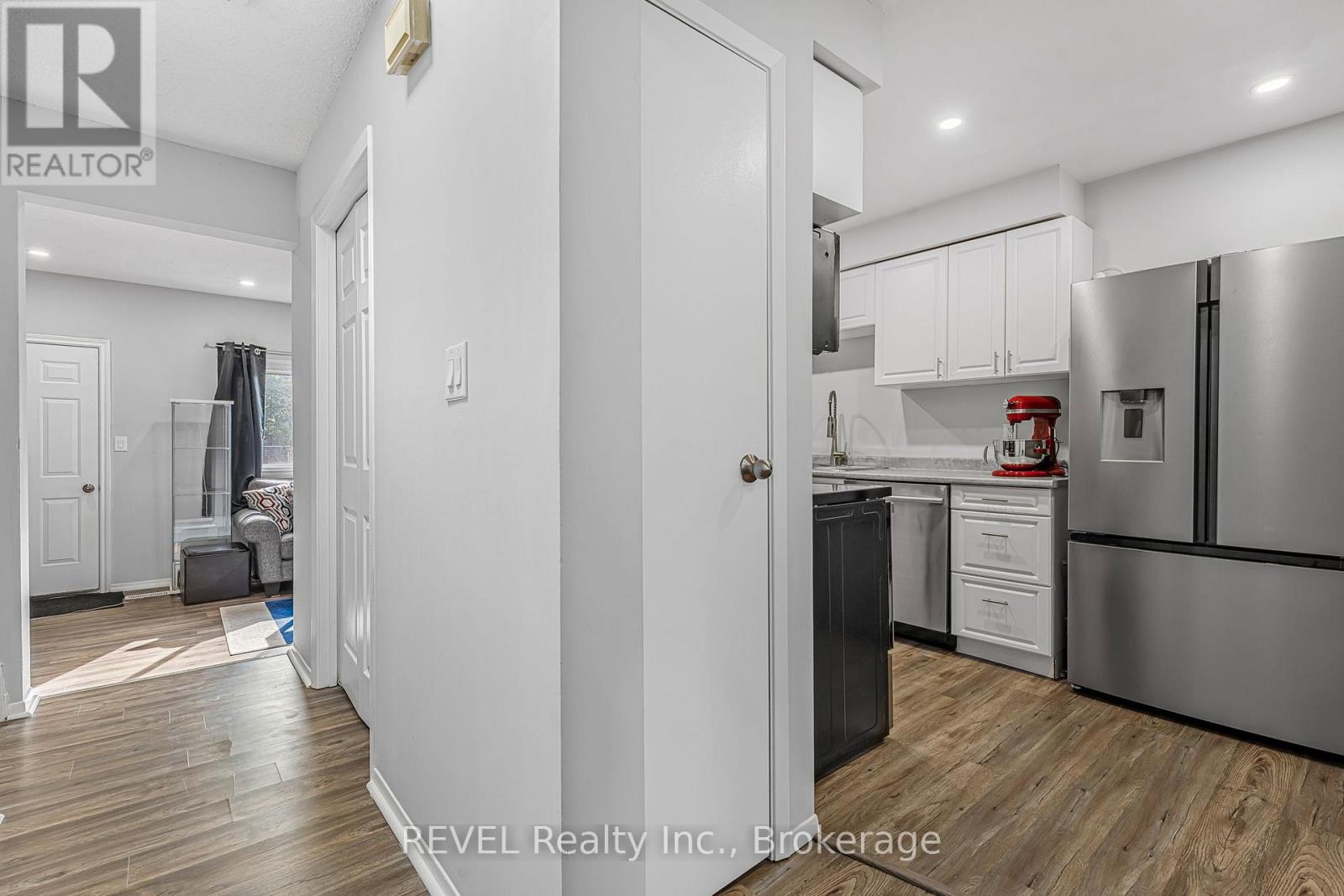 254 - 195 Denistoun Street, Welland, Ontario  L3C 6J6 - Photo 5 - X12510912