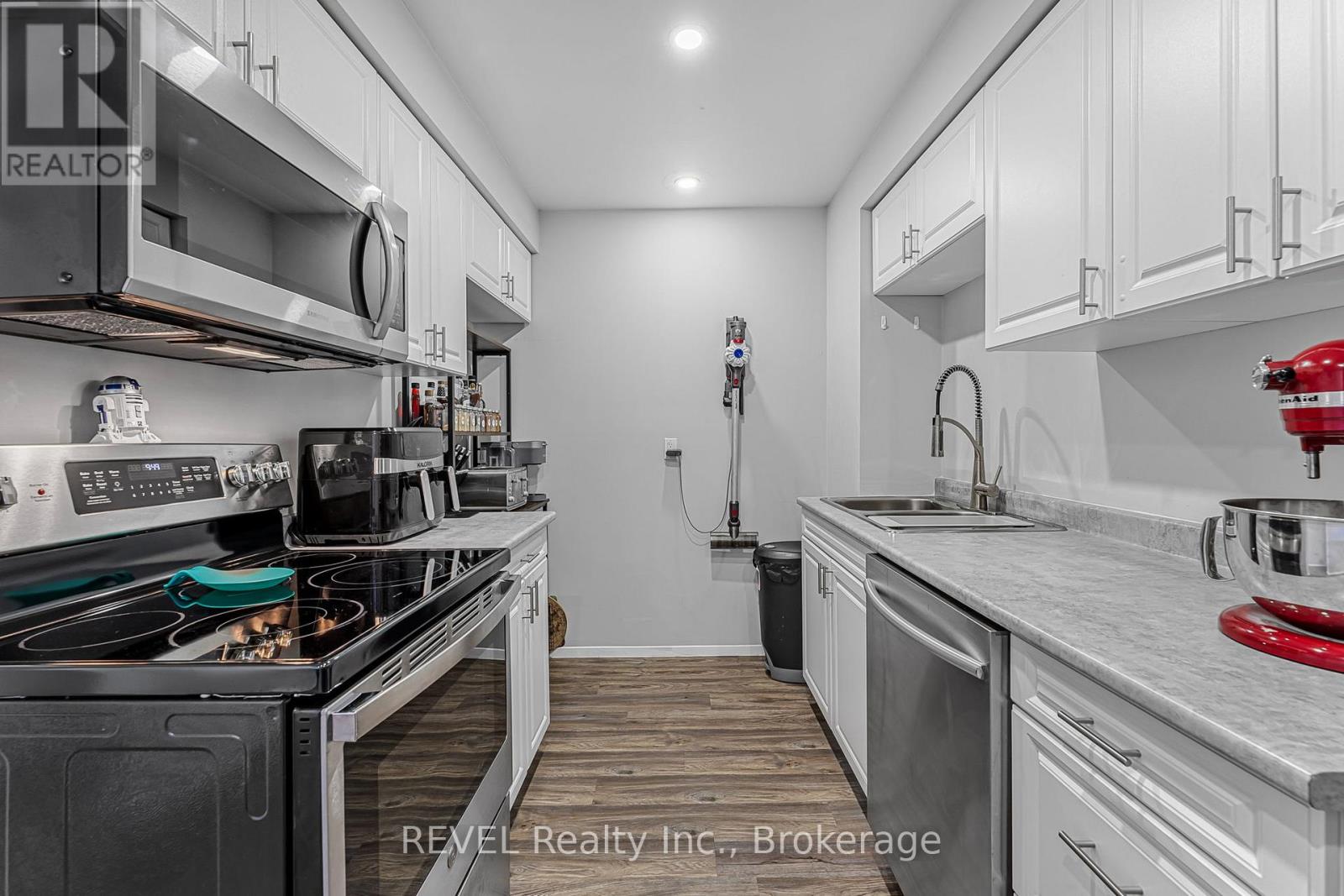 254 - 195 Denistoun Street, Welland, Ontario  L3C 6J6 - Photo 7 - X12510912