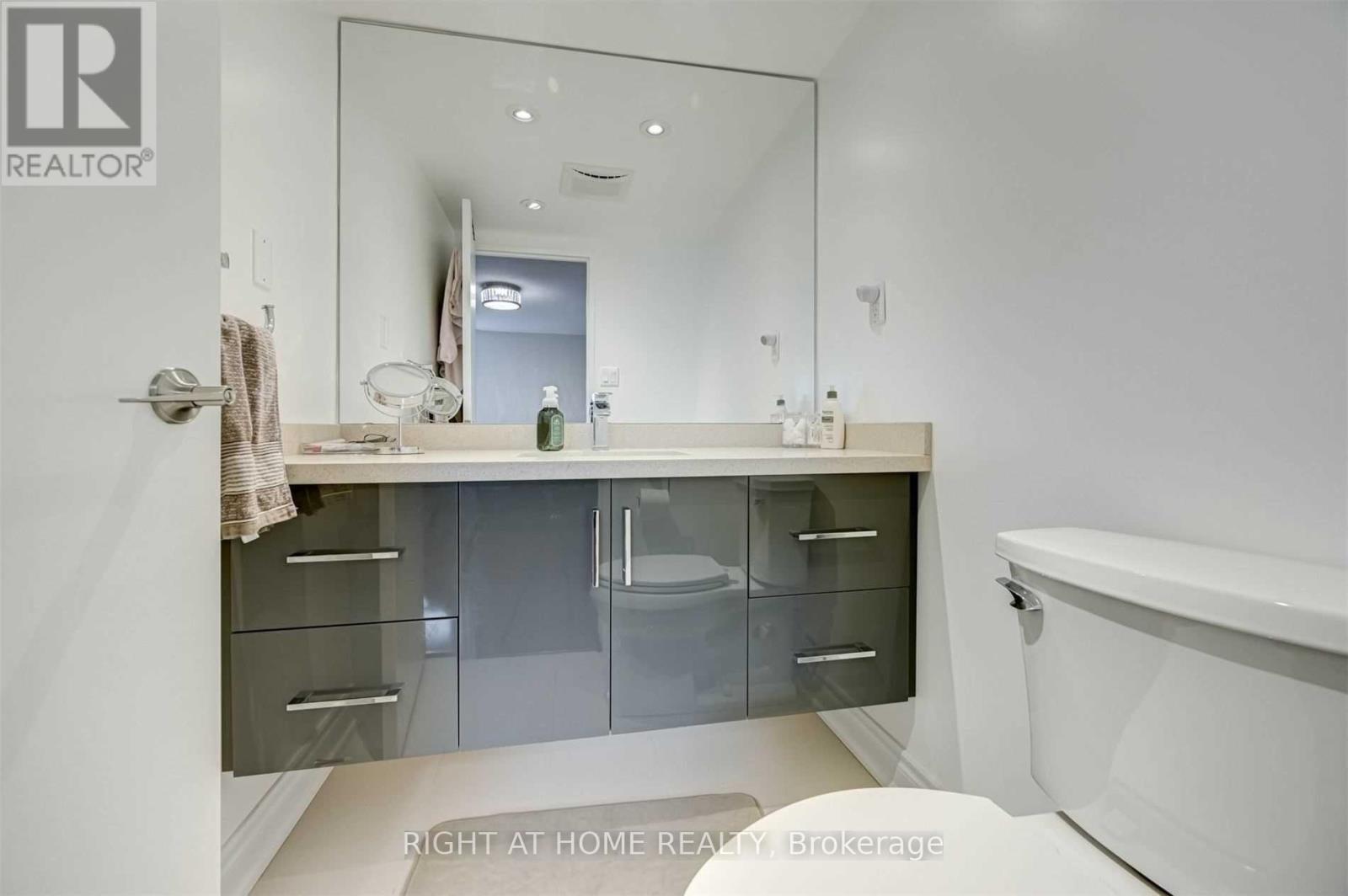 2005 - 75 Graydon Hall Drive, Toronto, Ontario  M3A 3M5 - Photo 13 - C12510902