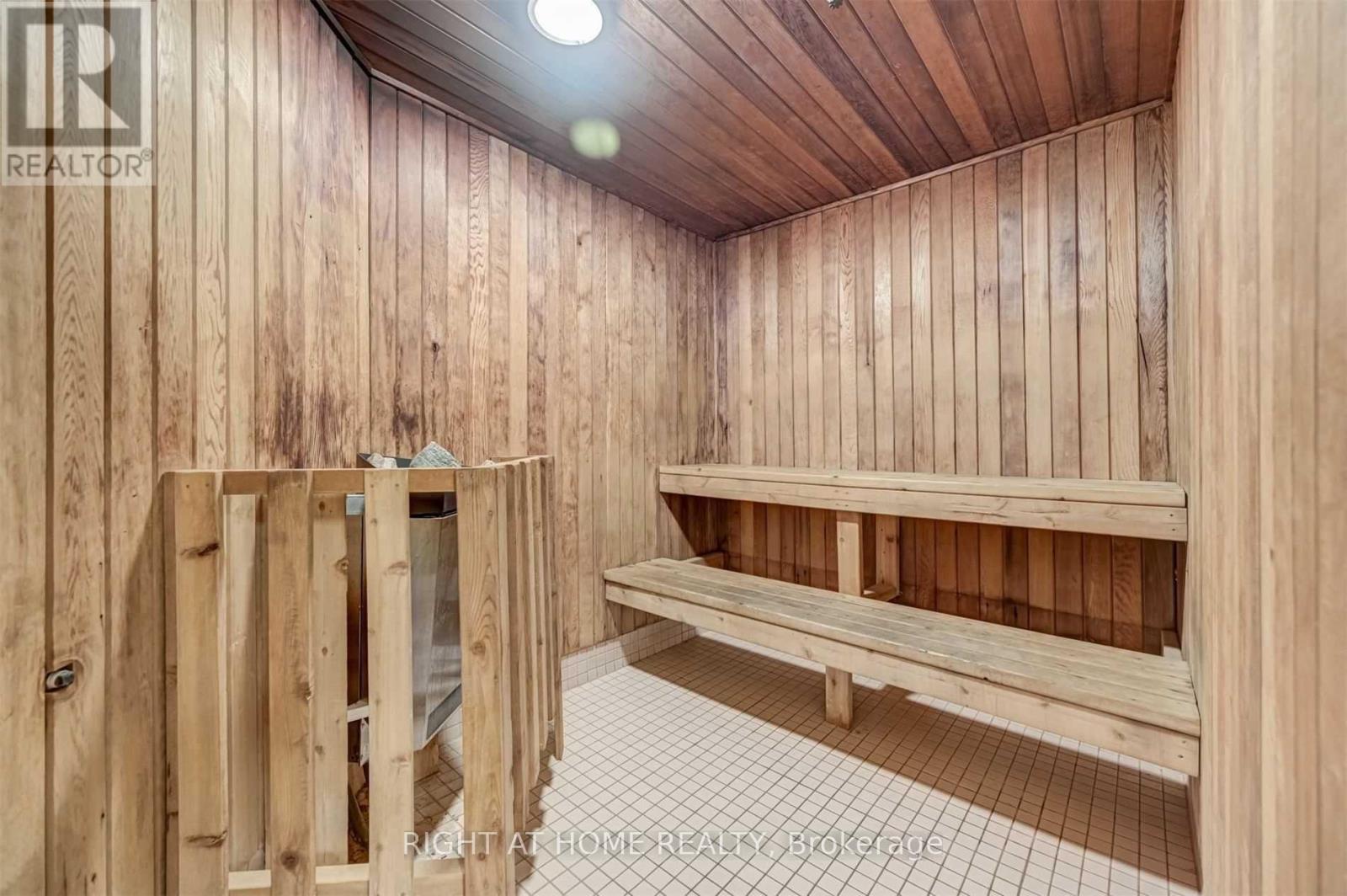 2005 - 75 Graydon Hall Drive, Toronto, Ontario  M3A 3M5 - Photo 18 - C12510902