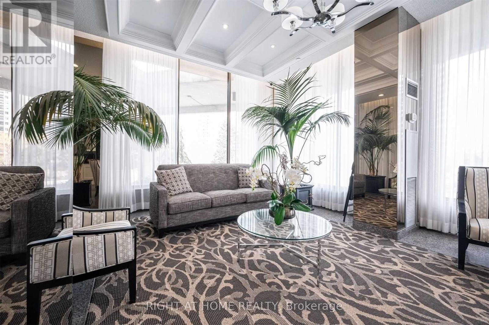 2005 - 75 Graydon Hall Drive, Toronto, Ontario  M3A 3M5 - Photo 2 - C12510902