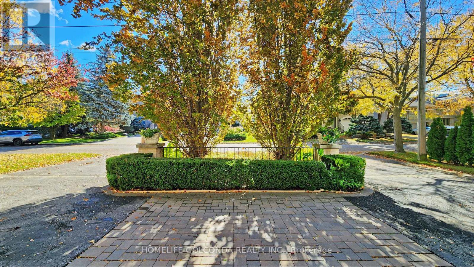 164 Owen Boulevard, Toronto, Ontario  M2P 1G7 - Photo 3 - C12510928