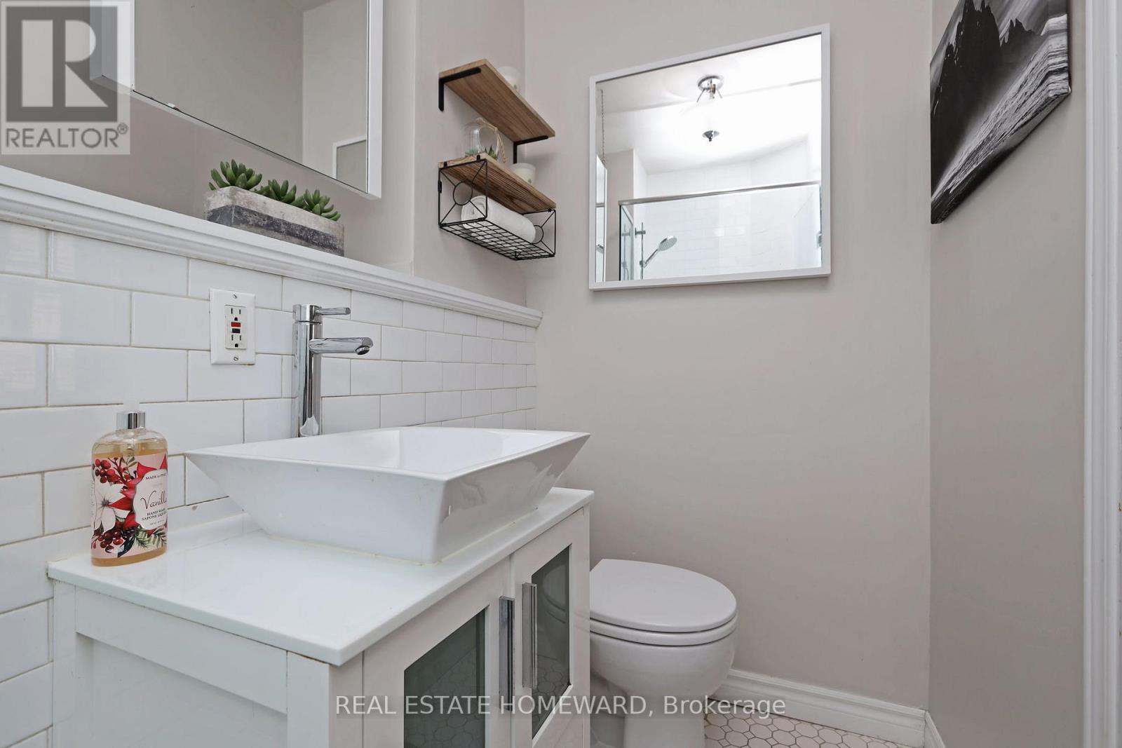 179 Woodfield Road, Toronto, Ontario  M4L 2W8 - Photo 18 - E12510908