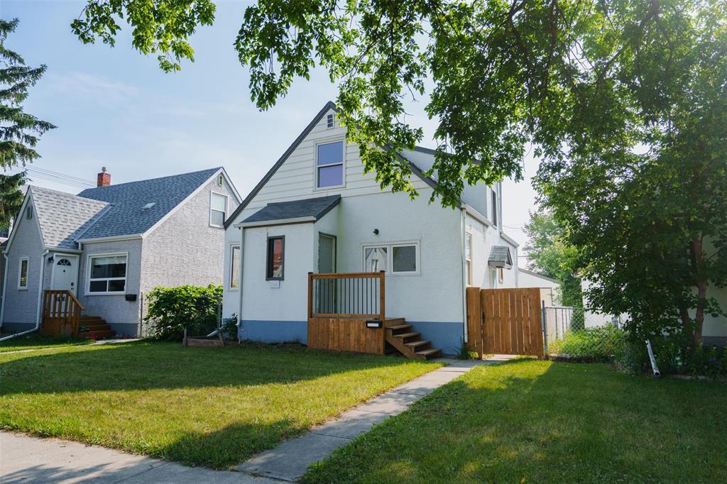 West End House for sale: 4 bedroom 1,106 sq.ft. (Listed 2025-11-05)