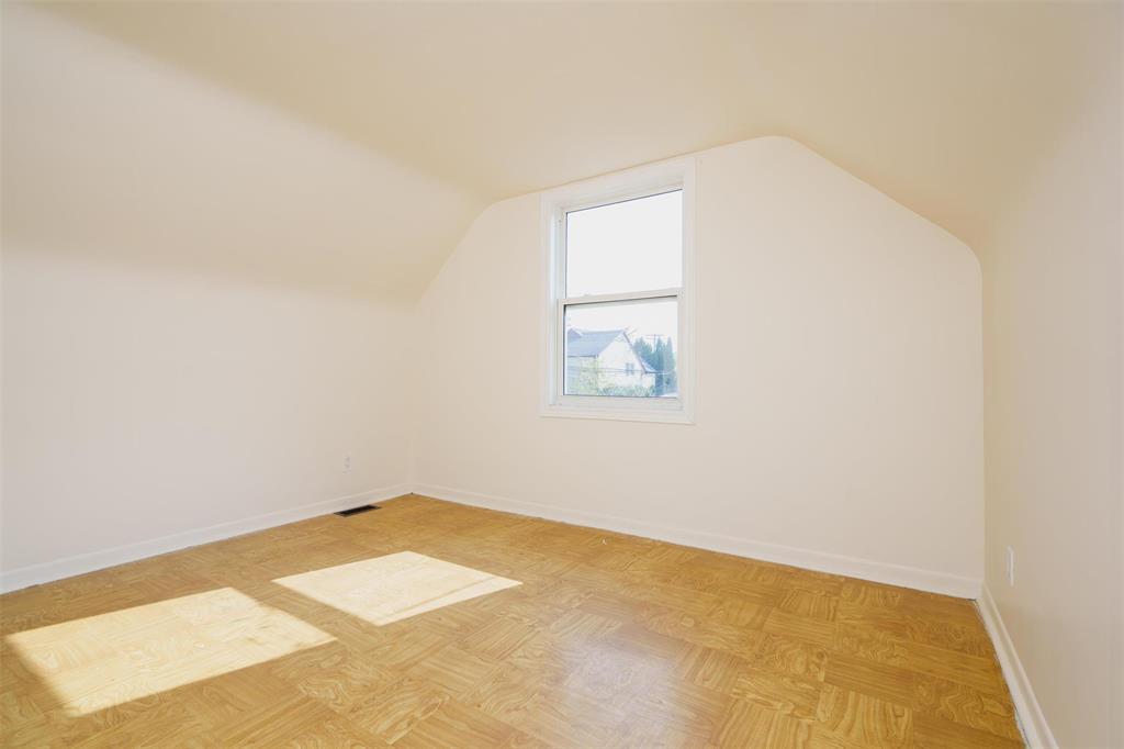 845 Dominion Street, Winnipeg, Manitoba  R3G 2N5 - Photo 13 - 202527867