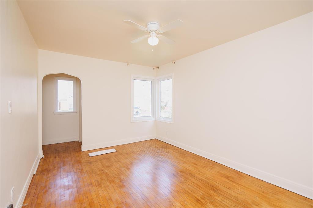 845 Dominion Street, Winnipeg, Manitoba  R3G 2N5 - Photo 2 - 202527867