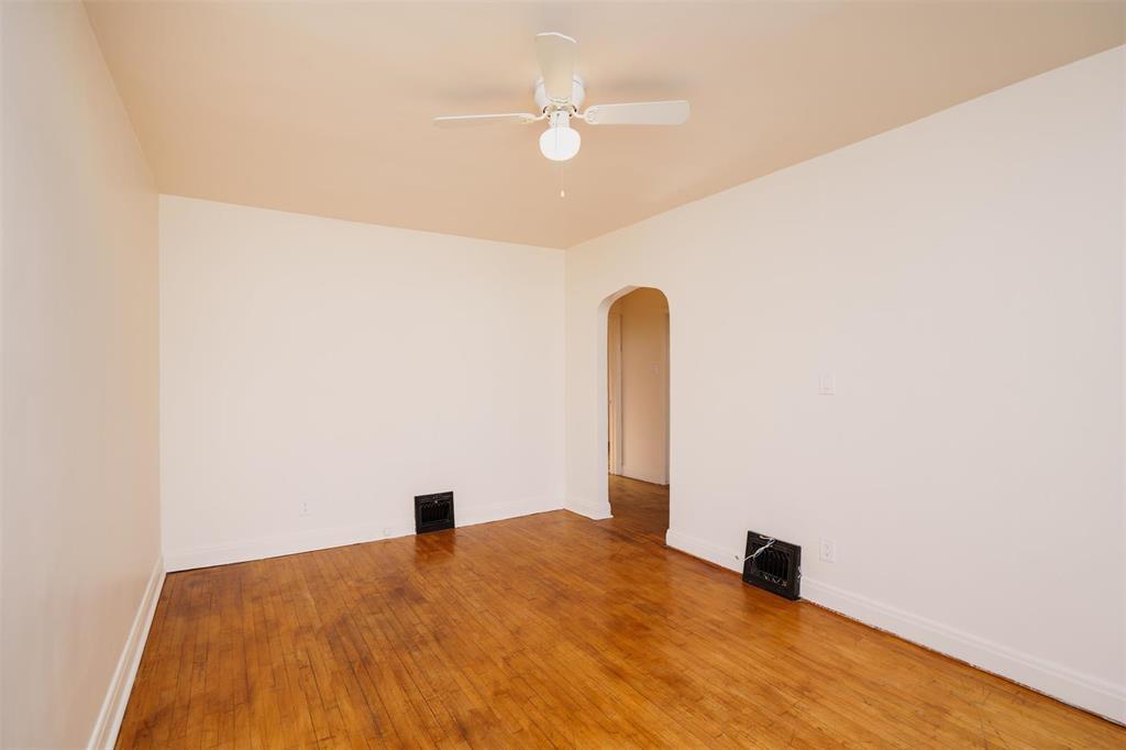 845 Dominion Street, Winnipeg, Manitoba  R3G 2N5 - Photo 5 - 202527867