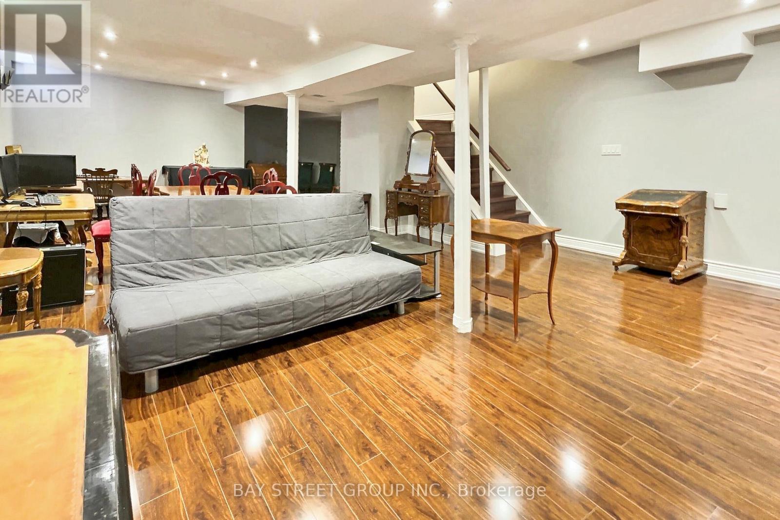 920 College Manor Drive, Newmarket, Ontario  L3Y 8G9 - Photo 14 - N12510878