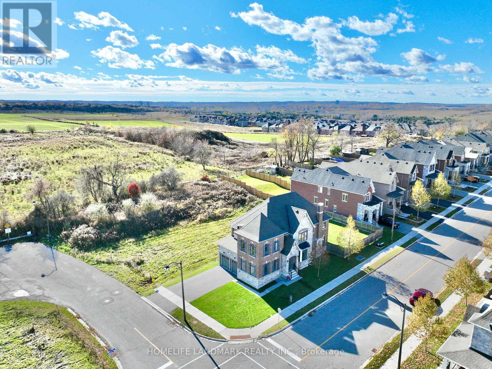 174 Sharon Creek Drive, East Gwillimbury, Ontario  L9N 0P9 - Photo 2 - N12510894