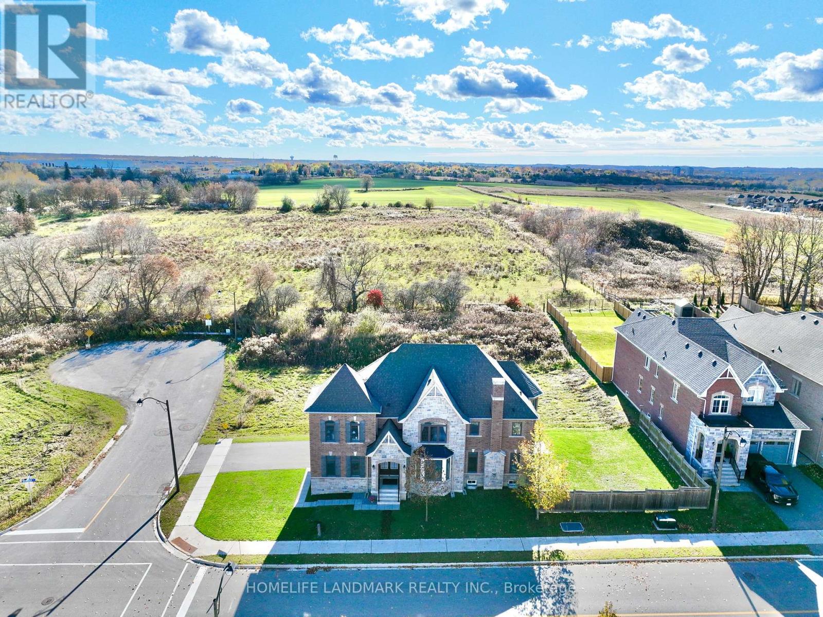 174 Sharon Creek Drive, East Gwillimbury, Ontario  L9N 0P9 - Photo 3 - N12510894