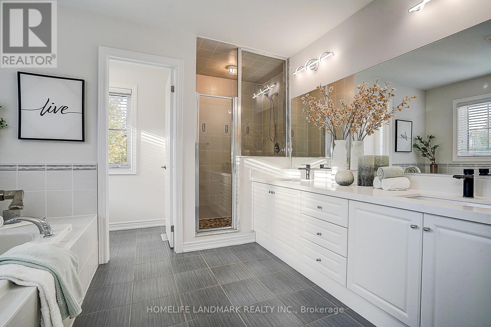 174 Sharon Creek Drive, East Gwillimbury, Ontario  L9N 0P9 - Photo 36 - N12510894