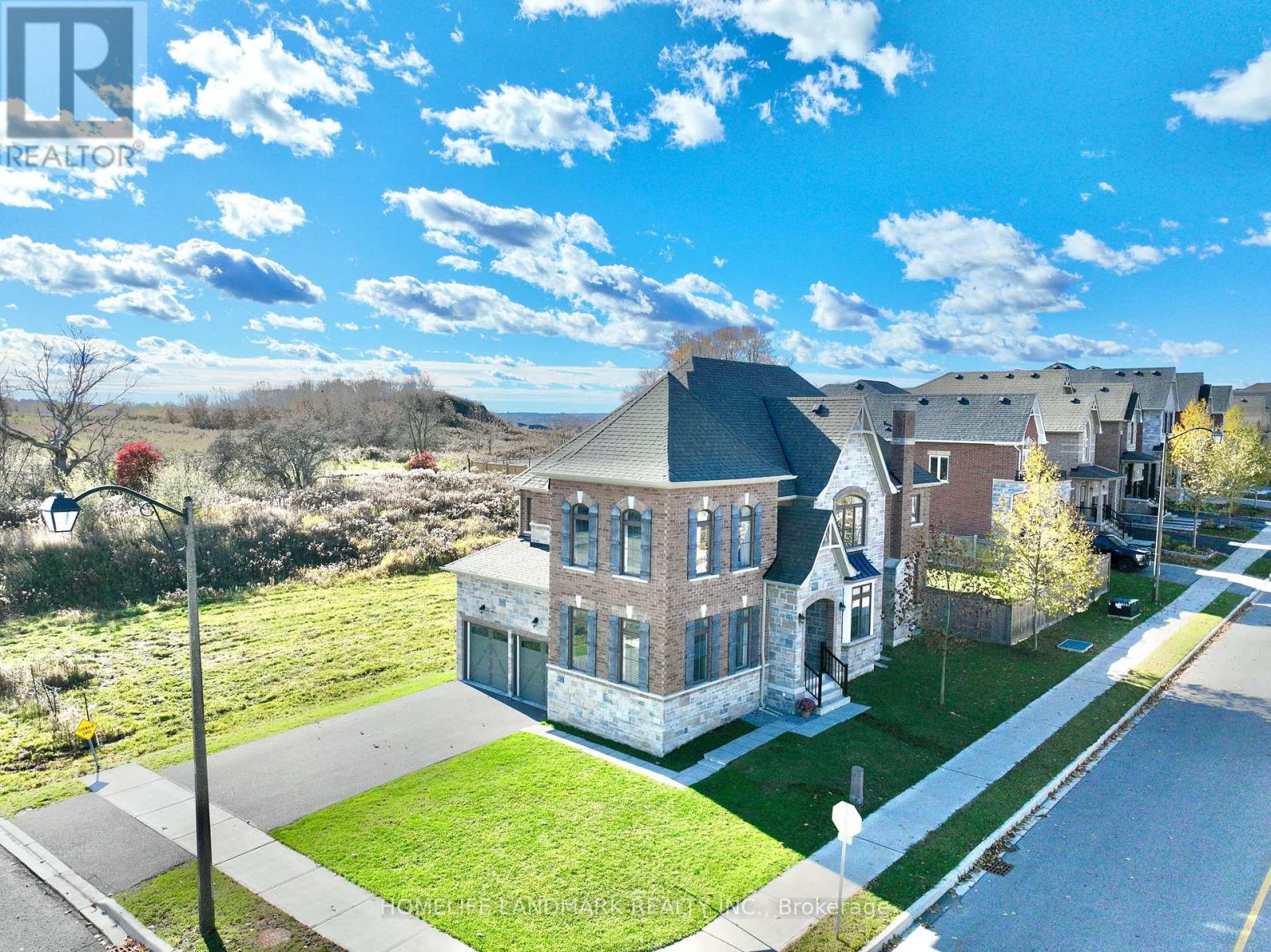 174 Sharon Creek Drive, East Gwillimbury, Ontario  L9N 0P9 - Photo 4 - N12510894