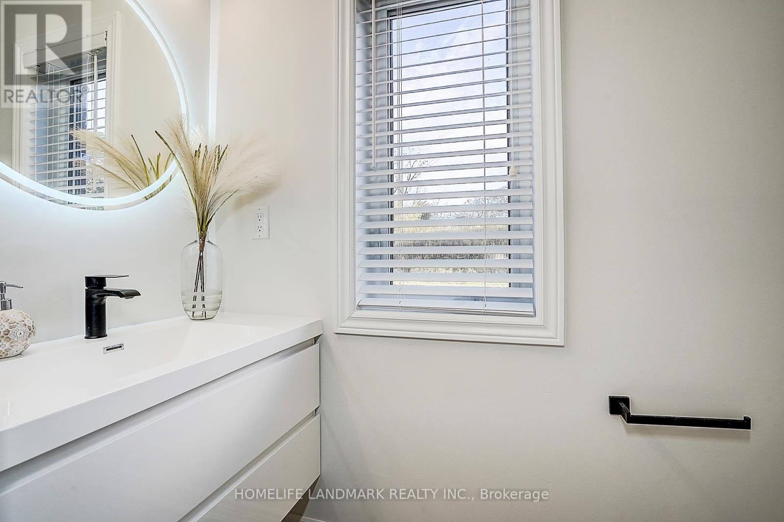 174 Sharon Creek Drive, East Gwillimbury, Ontario  L9N 0P9 - Photo 49 - N12510894