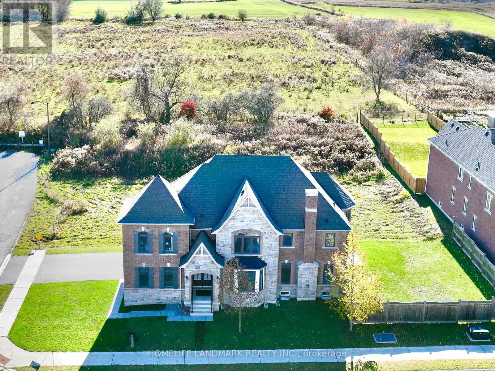 174 Sharon Creek Drive, East Gwillimbury, Ontario  L9N 0P9 - Photo 6 - N12510894