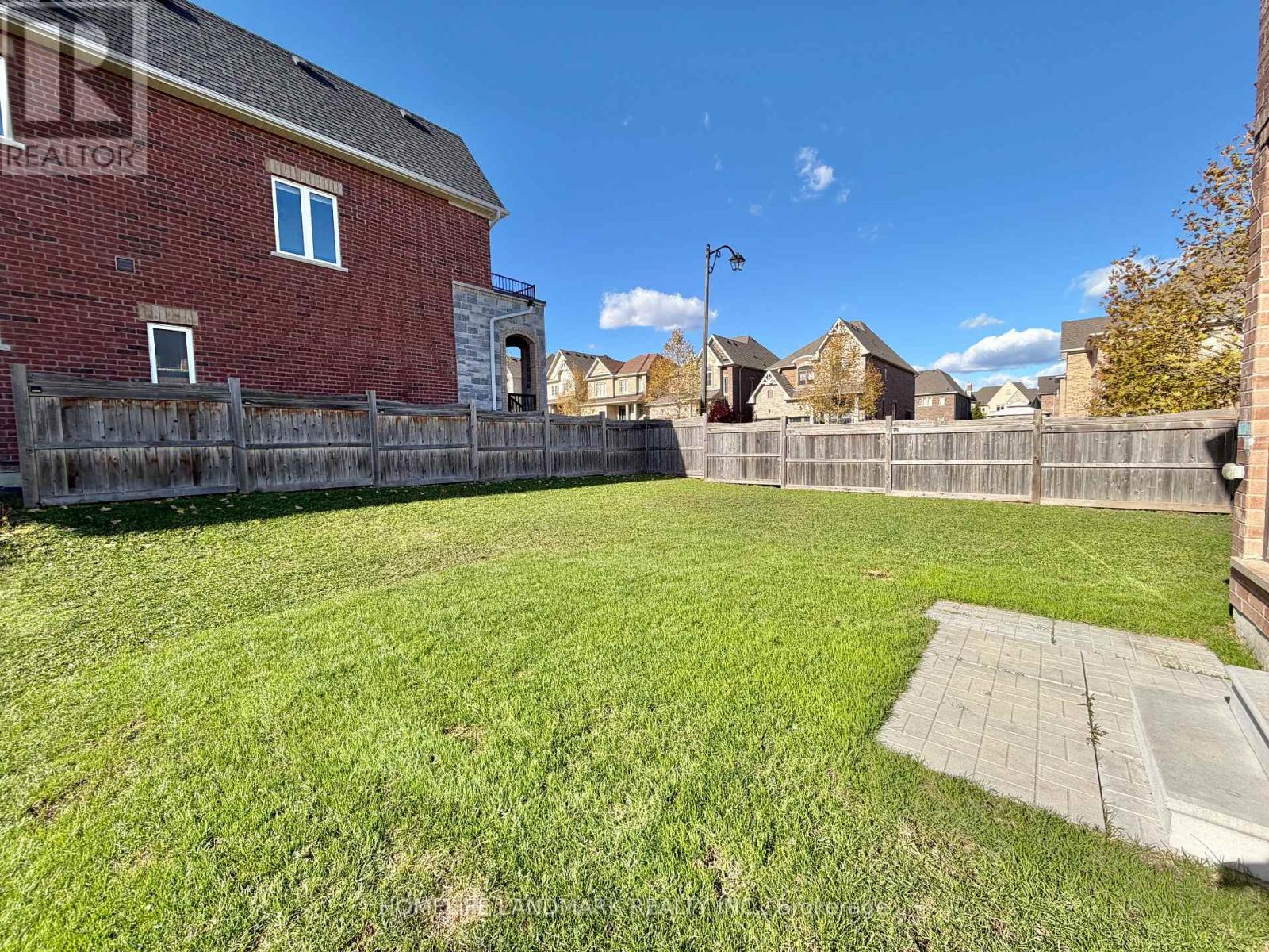 174 Sharon Creek Drive, East Gwillimbury, Ontario  L9N 0P9 - Photo 9 - N12510894