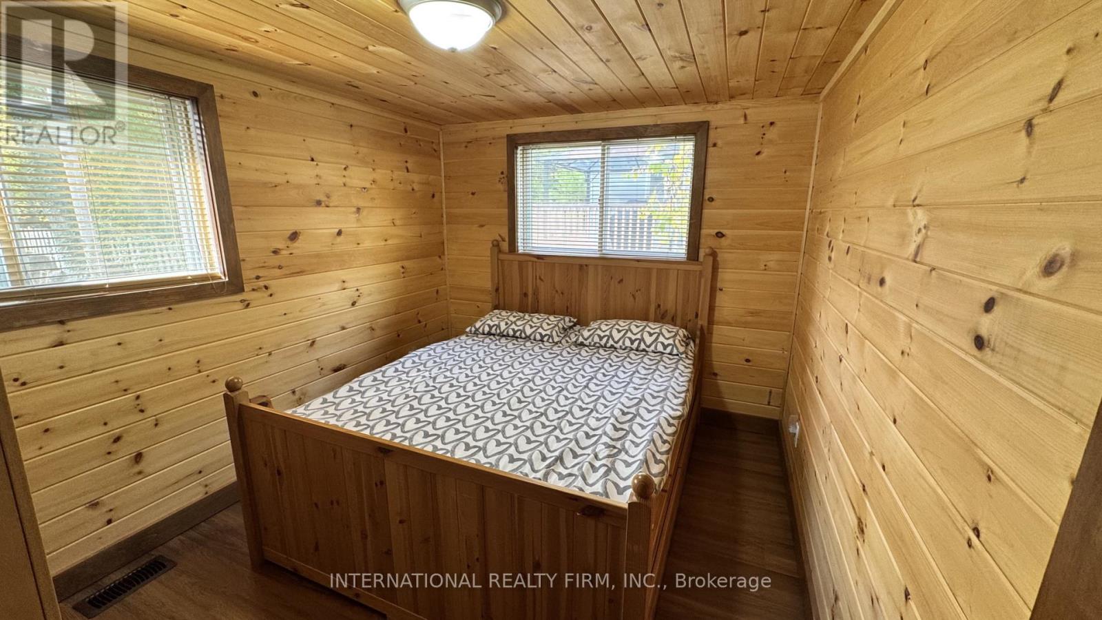 98 33rd Street N, Wasaga Beach, Ontario  L9Z 2B9 - Photo 13 - S12510890