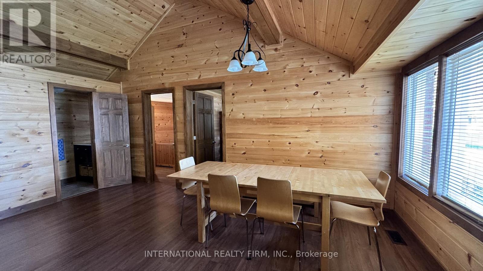 98 33rd Street N, Wasaga Beach, Ontario  L9Z 2B9 - Photo 9 - S12510890