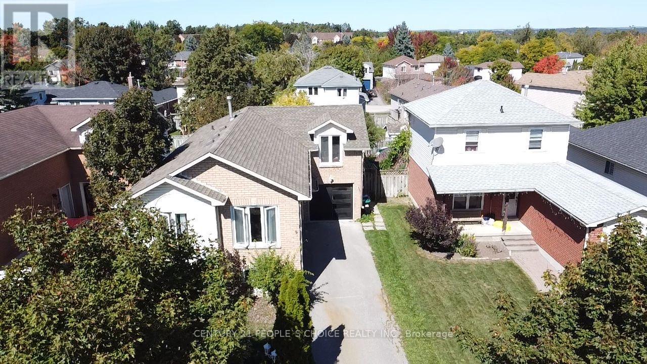 18 Ward Drive, Barrie (Painswick North), Ontario  L4N 7N9 - Photo 2 - S12510922