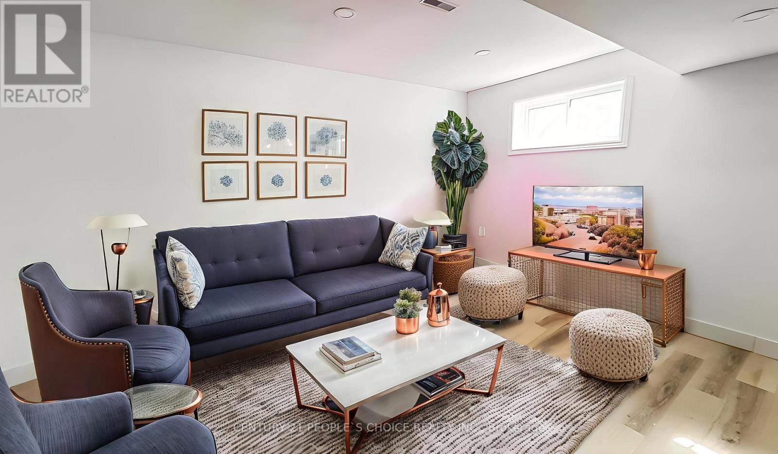 18 Ward Drive, Barrie (Painswick North), Ontario  L4N 7N9 - Photo 3 - S12510922